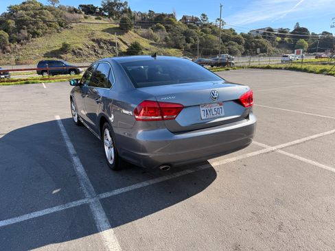 Used 2013 Volkswagen Passat 2.5 SE image 4