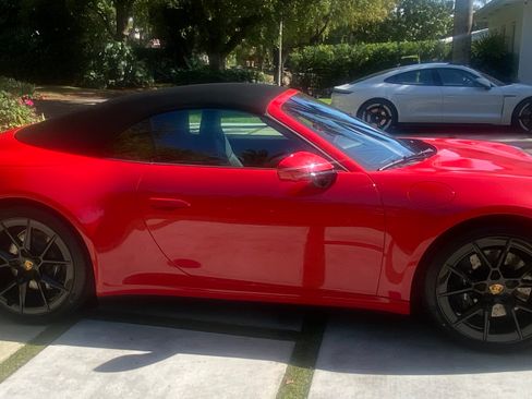 Used 2025 Porsche 911 Carrera image 6