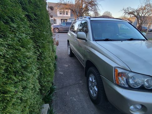 Used 2003 Toyota Highlander Limited image 2