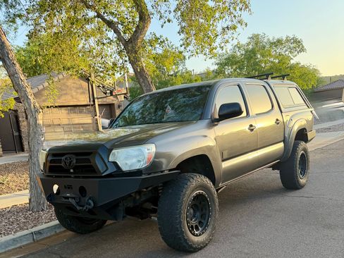 Used 2015 Toyota Tacoma 4x4 Double Cab w/ TRD Off-Road Package image 13