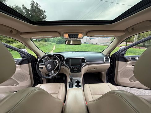 Used 2016 Jeep Grand Cherokee Limited w/ Luxury Group II AWD/4WD image 5