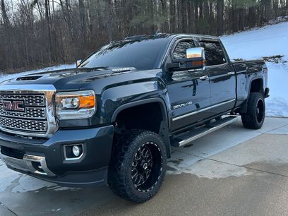 Used 2018 GMC Sierra 2500 Denali w/ Duramax Plus Package