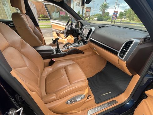 Used 2011 Porsche Cayenne S image 11