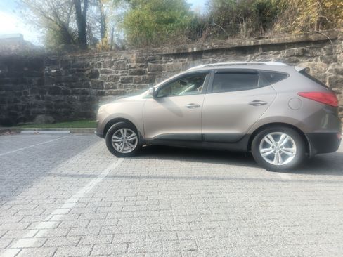 Used 2012 Hyundai Tucson GLS image 9