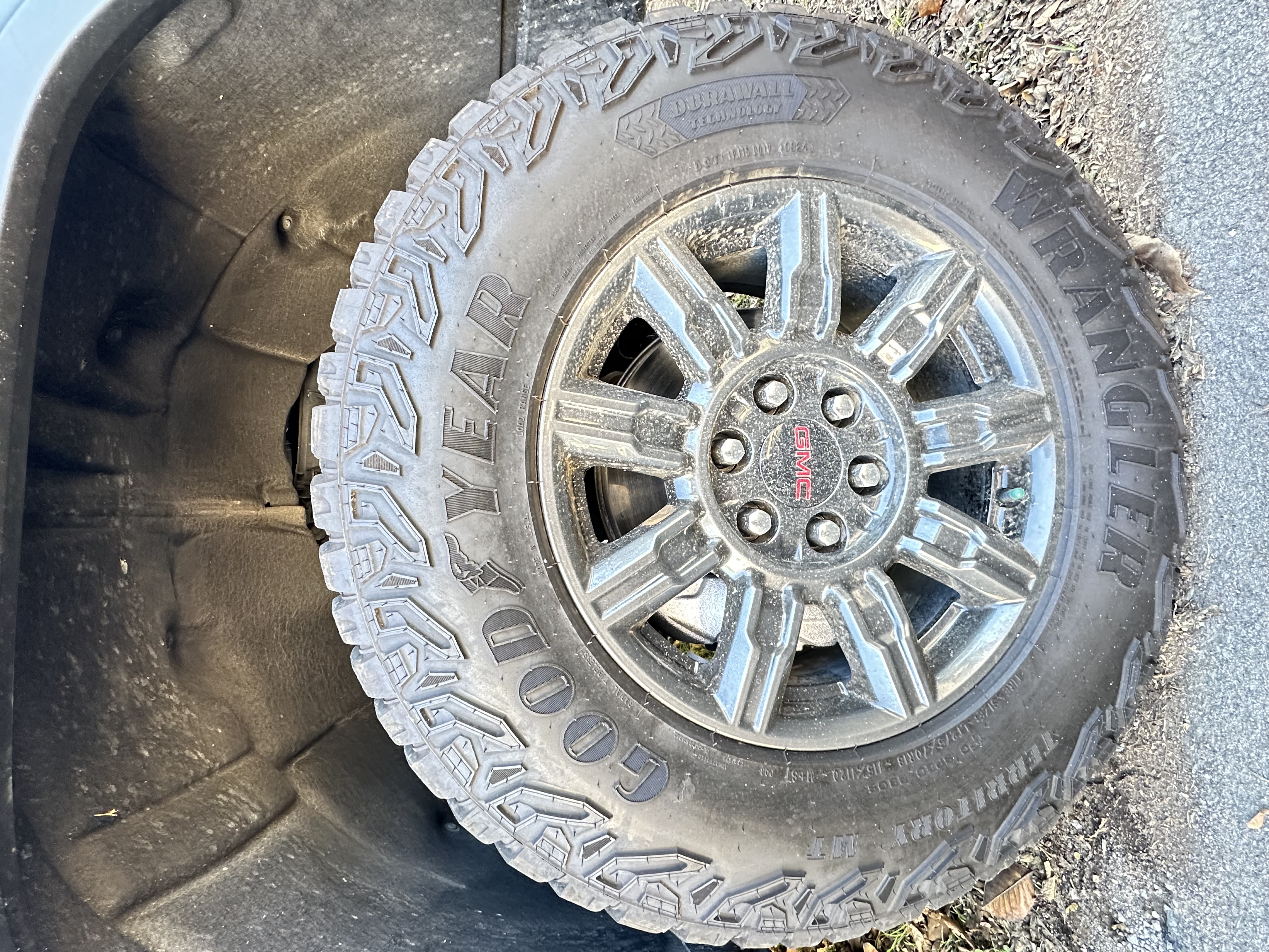 Used 2024 GMC Sierra 1500 AT4X AWD/4WD image 25