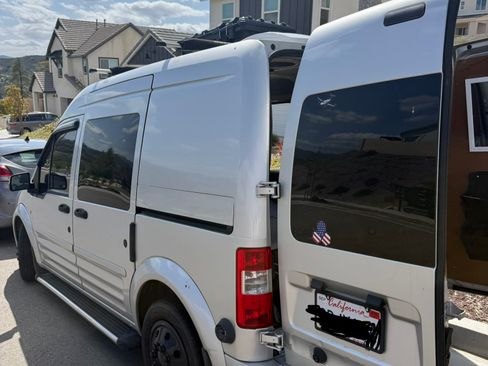 Used 2010 Ford Transit Connect XLT FWD image 17