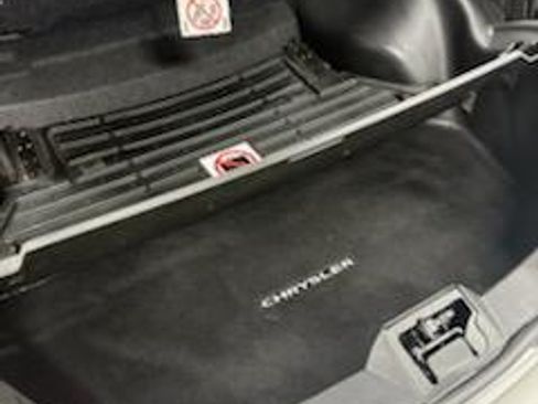 Used 2010 Chrysler Sebring Touring image 10