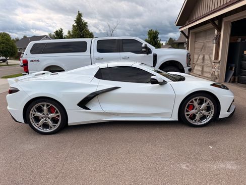 Used 2022 Chevrolet Corvette Stingray Premium Conv w/ Z51 Performance Package RWD image 4