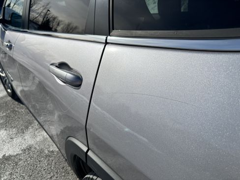 Used 2019 Jeep Cherokee Latitude Plus w/ Comfort/Convenience Group image 13