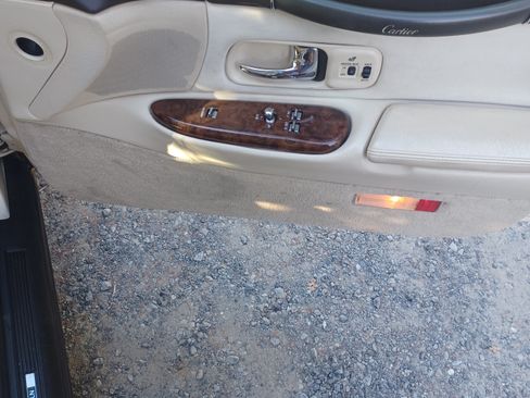 Used 1995 Lincoln Town Car Cartier image 8