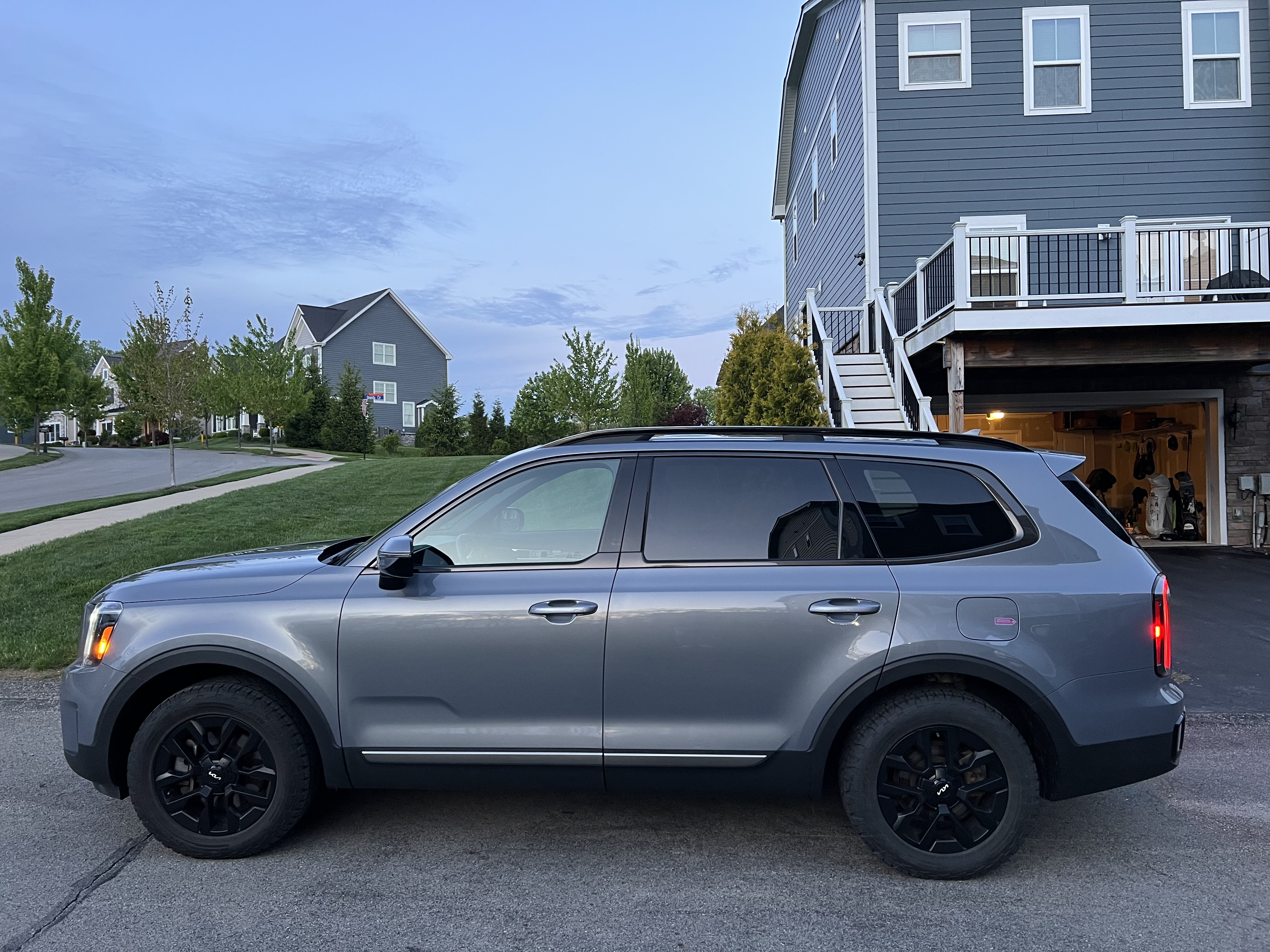 Used 2023 Kia Telluride SX X-Pro AWD/4WD image 1
