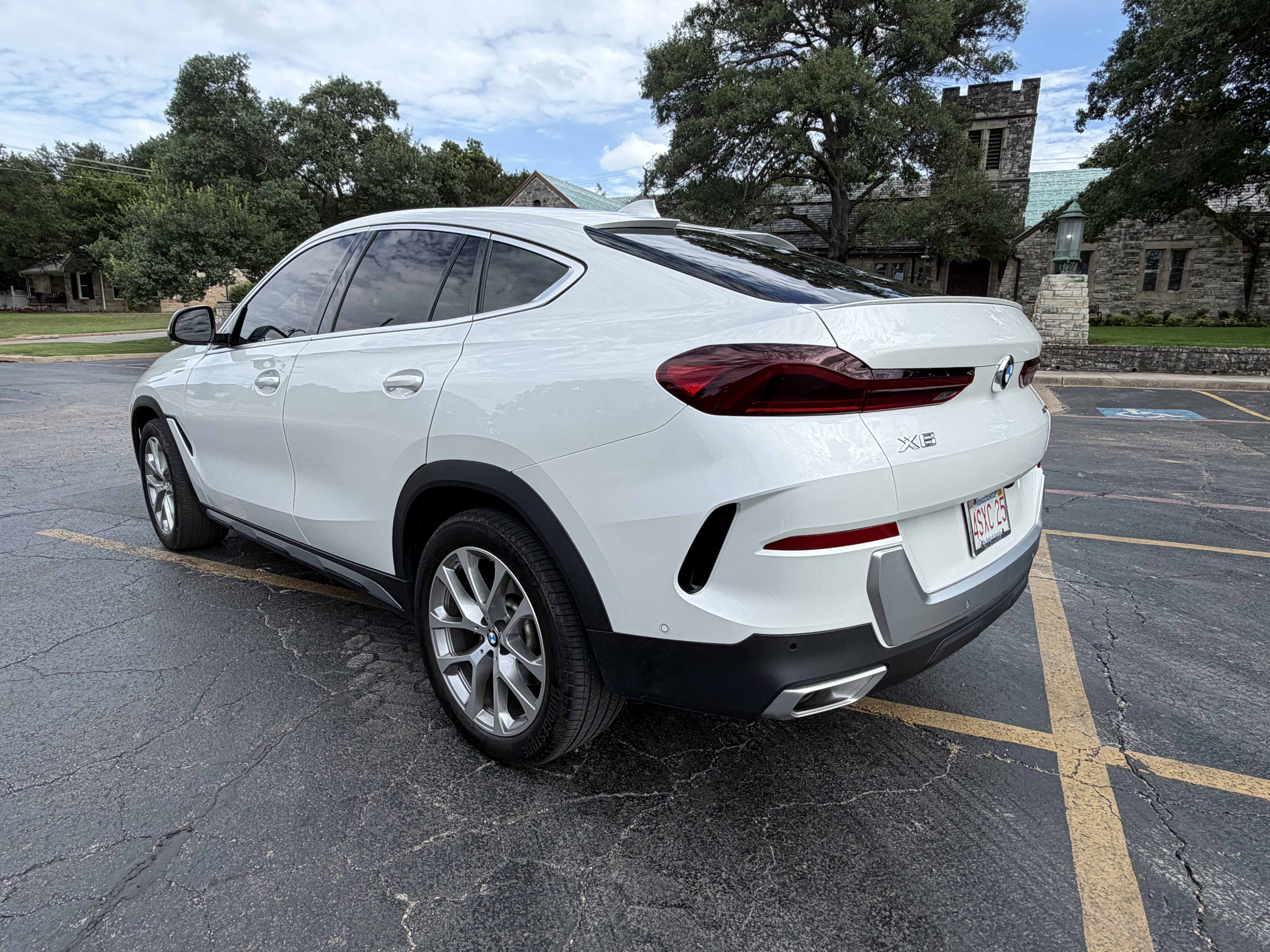 Used 2023 BMW X6 xDrive40i w/ Premium Package AWD/4WD image 10