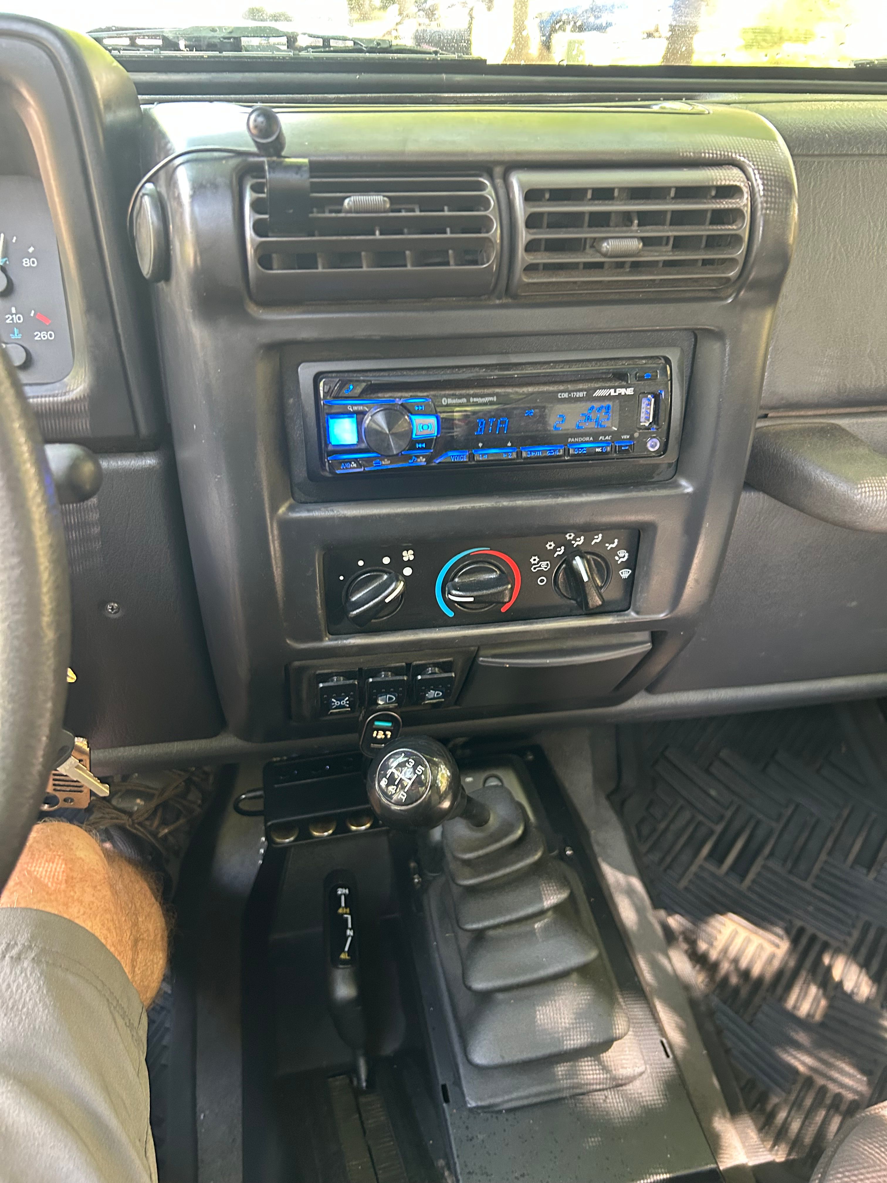 Used 1999 Jeep Wrangler SE AWD/4WD image 12