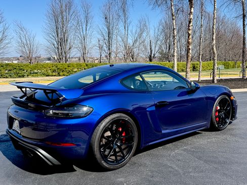 Used 2021 Porsche 718 Cayman GT4 image 5
