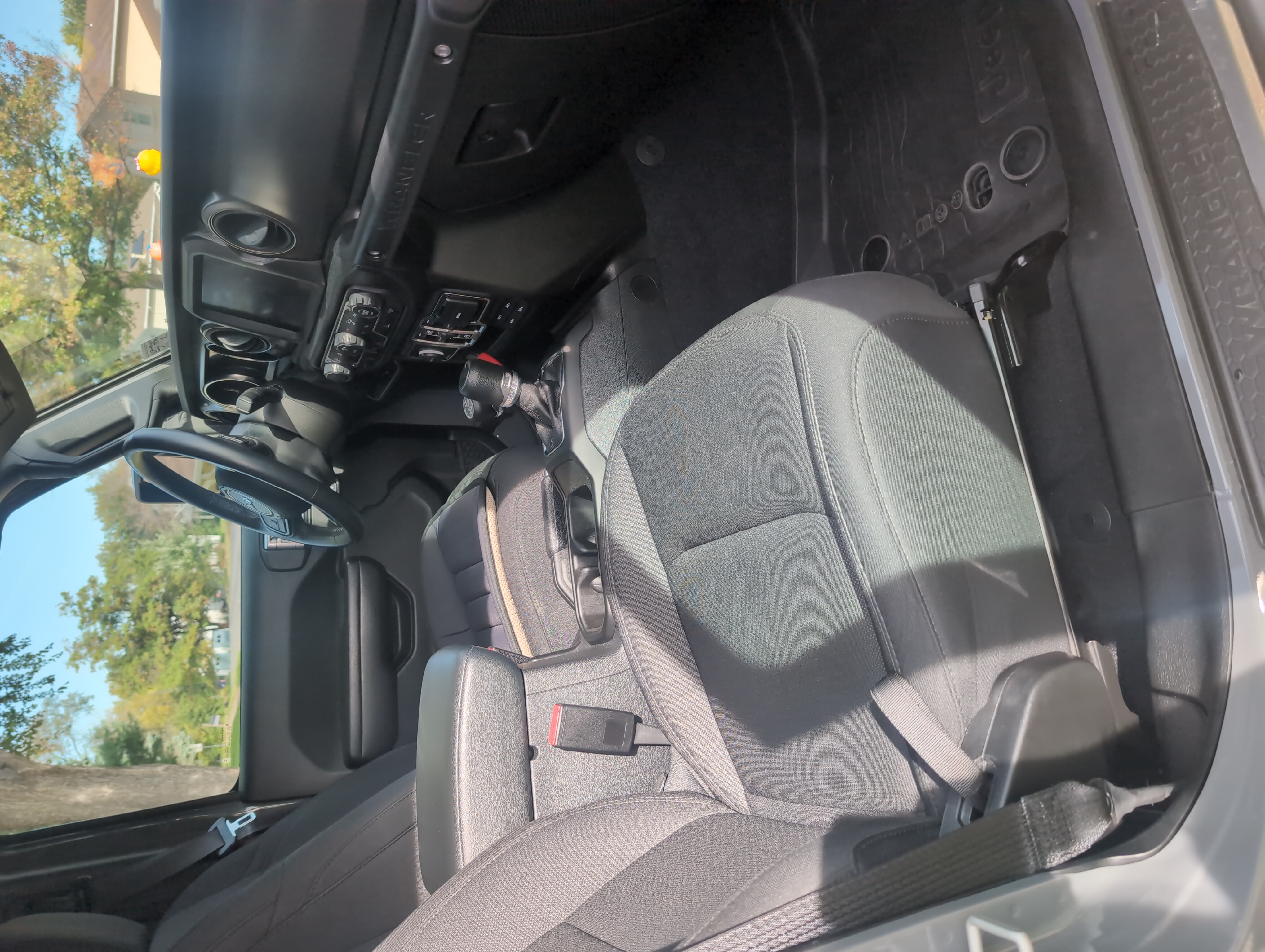 Used 2023 Jeep Wrangler Unlimited Sport AWD/4WD image 12