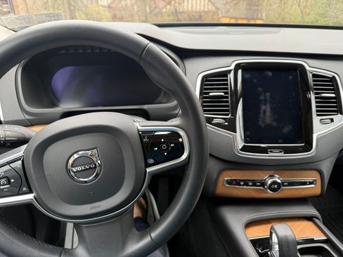 Used 2023 Volvo XC90 B5 Plus w/ Protection Package Premier image 8