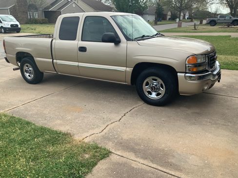 Used 2004 GMC Sierra 1500 SLE w/ Light Duty Power Package image 1