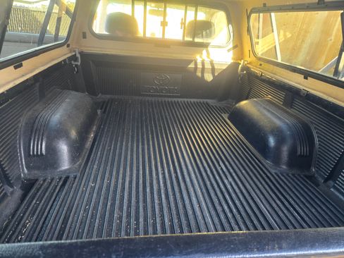 Used 1998 Toyota Tacoma 4x4 Regular Cab image 9