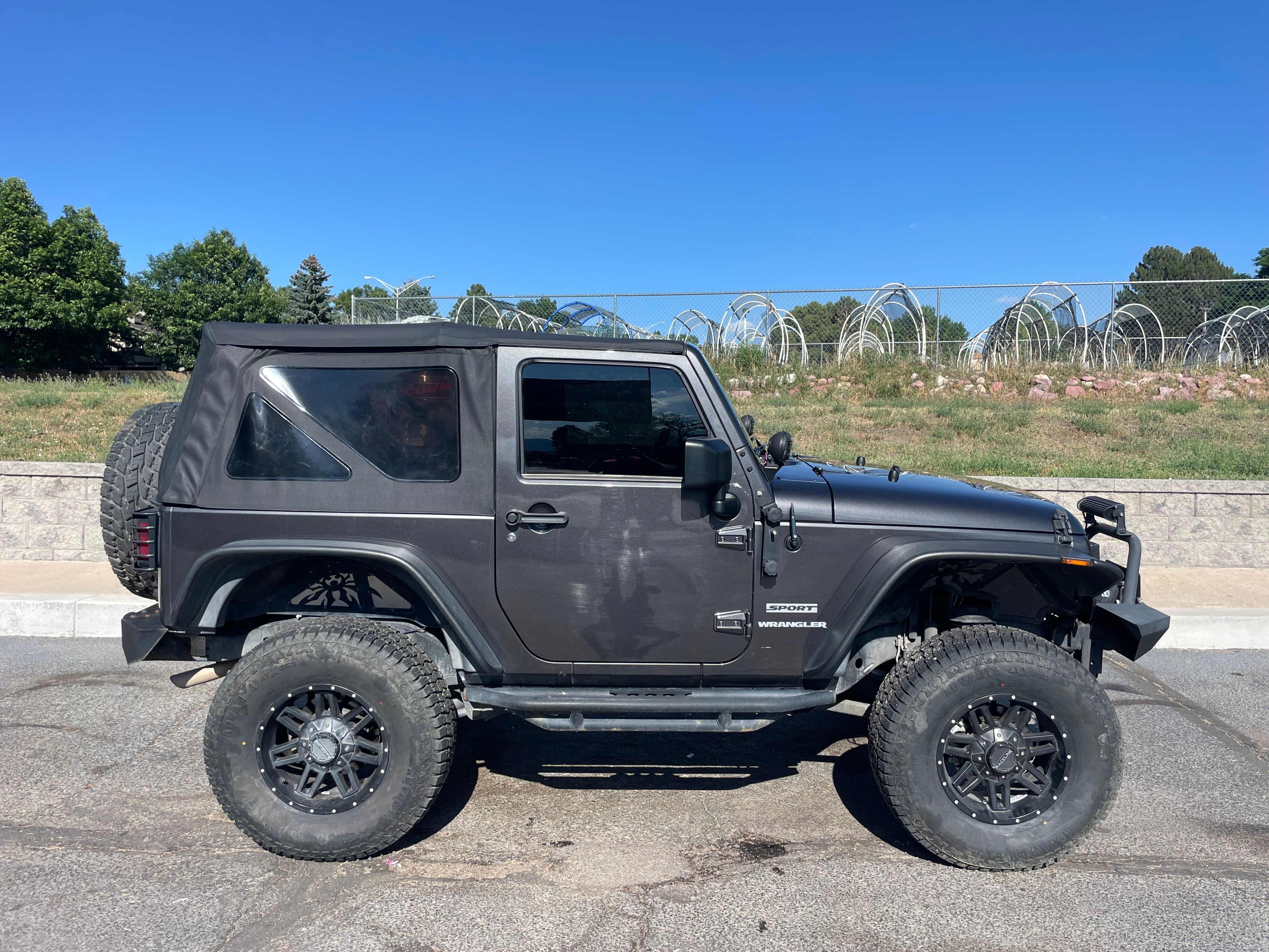 Used 2017 Jeep Wrangler Sport AWD/4WD image 4