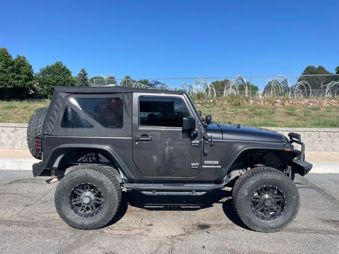 Used 2017 Jeep Wrangler Sport AWD/4WD image 4