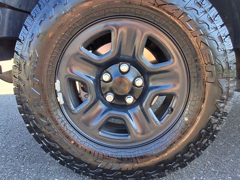 Used 2018 Jeep Wrangler Sport image 12