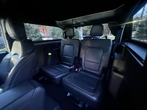 Used 2022 Ford Bronco Badlands image 5