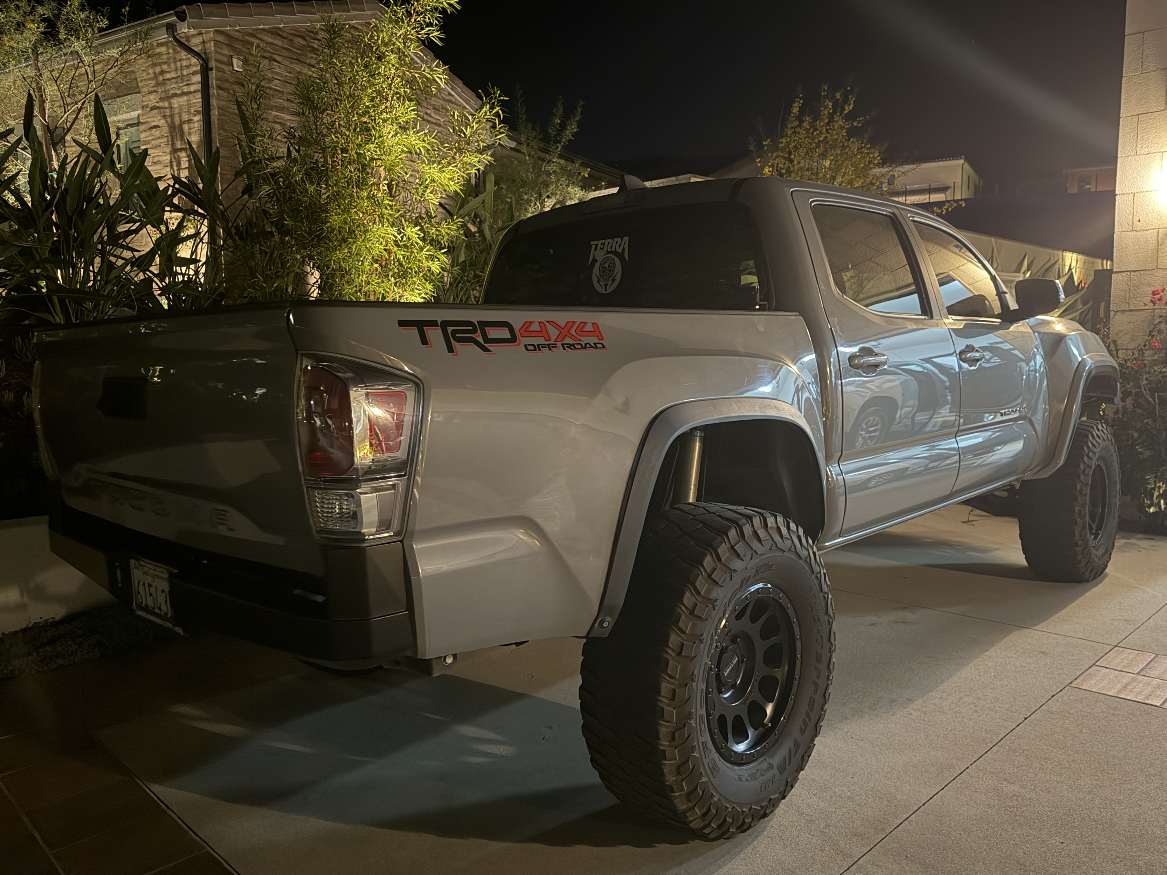 Used 2021 Toyota Tacoma TRD Off-Road w/ Technology Package AWD/4WD image 6