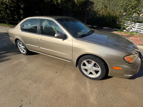Used 2002 INFINITI I35 image 1