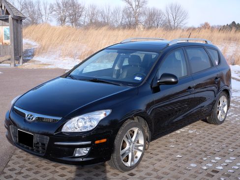 Used 2012 Hyundai Elantra image 2