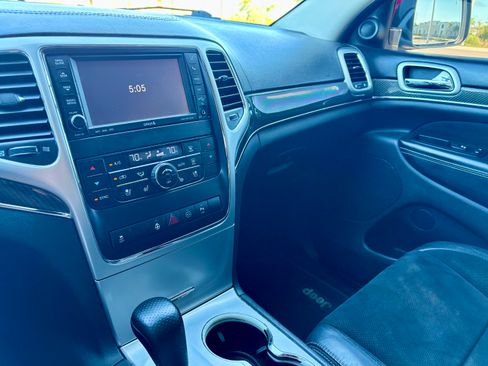 Used 2012 Jeep Grand Cherokee SRT8 w/ Luxury Group II image 25