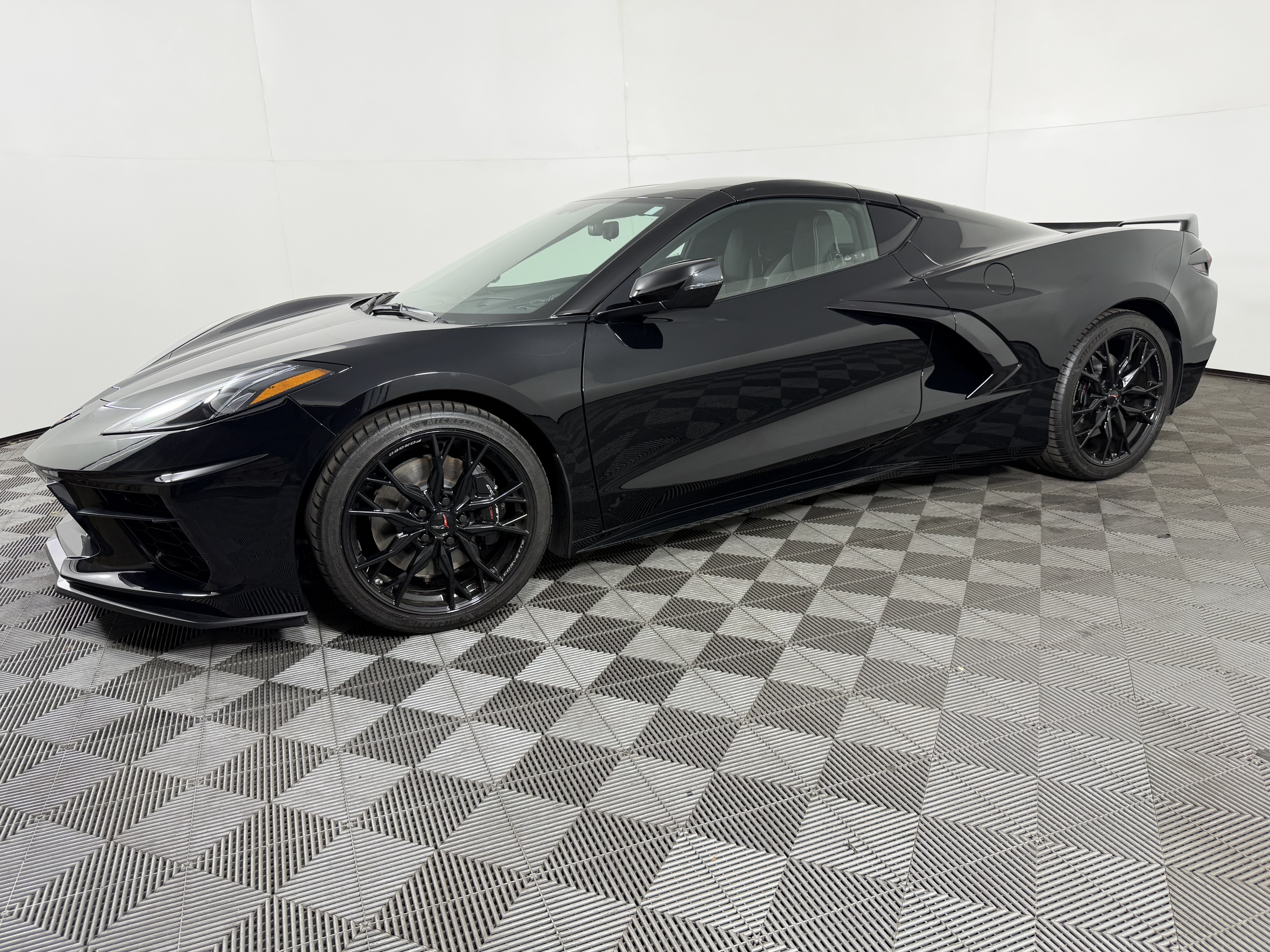 Used 2023 Chevrolet Corvette Stingray Premium Cpe w/ Z51 Performance Package RWD image 6