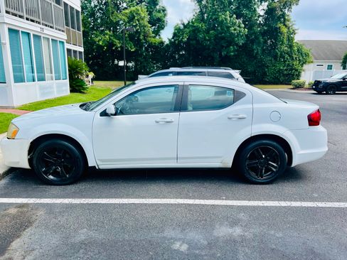 Used 2012 Dodge Avenger SXT FWD image 5