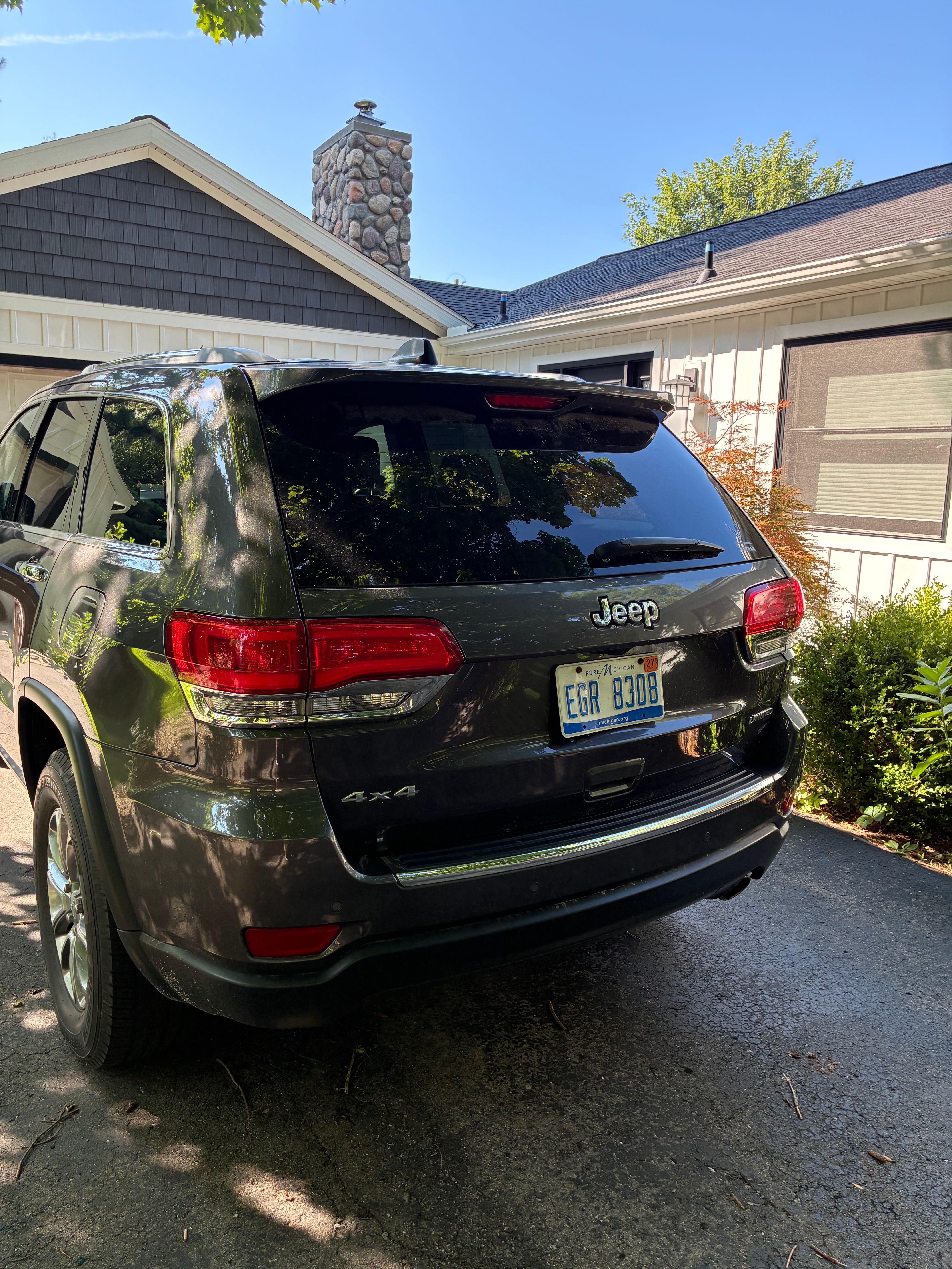 Used 2019 Jeep Grand Cherokee Limited AWD/4WD image 16