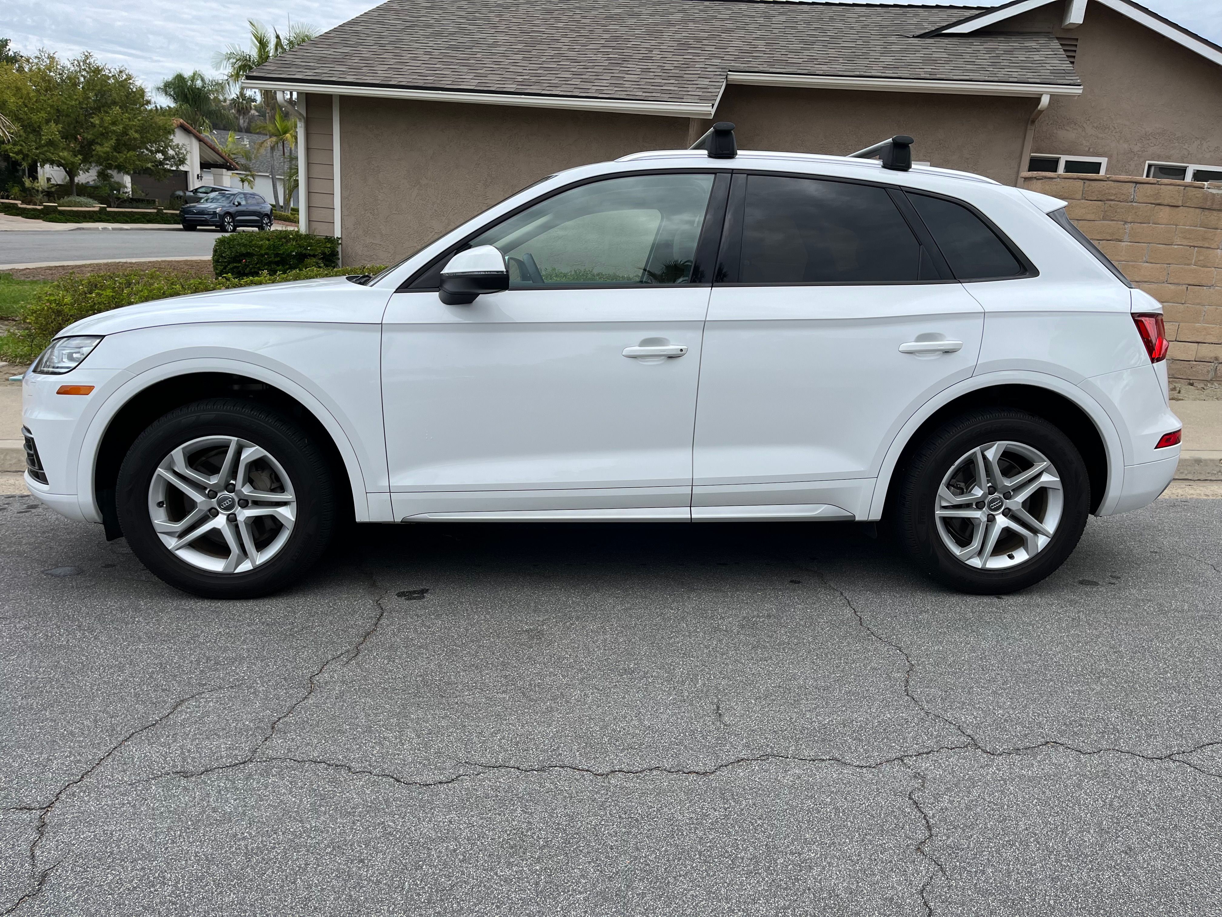 Used 2018 Audi Q5 2.0T Premium w/ Convenience Package AWD/4WD image 1