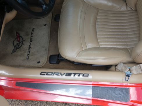Used 2003 Chevrolet Corvette Coupe w/ Preferred Equipment Group RWD image 29