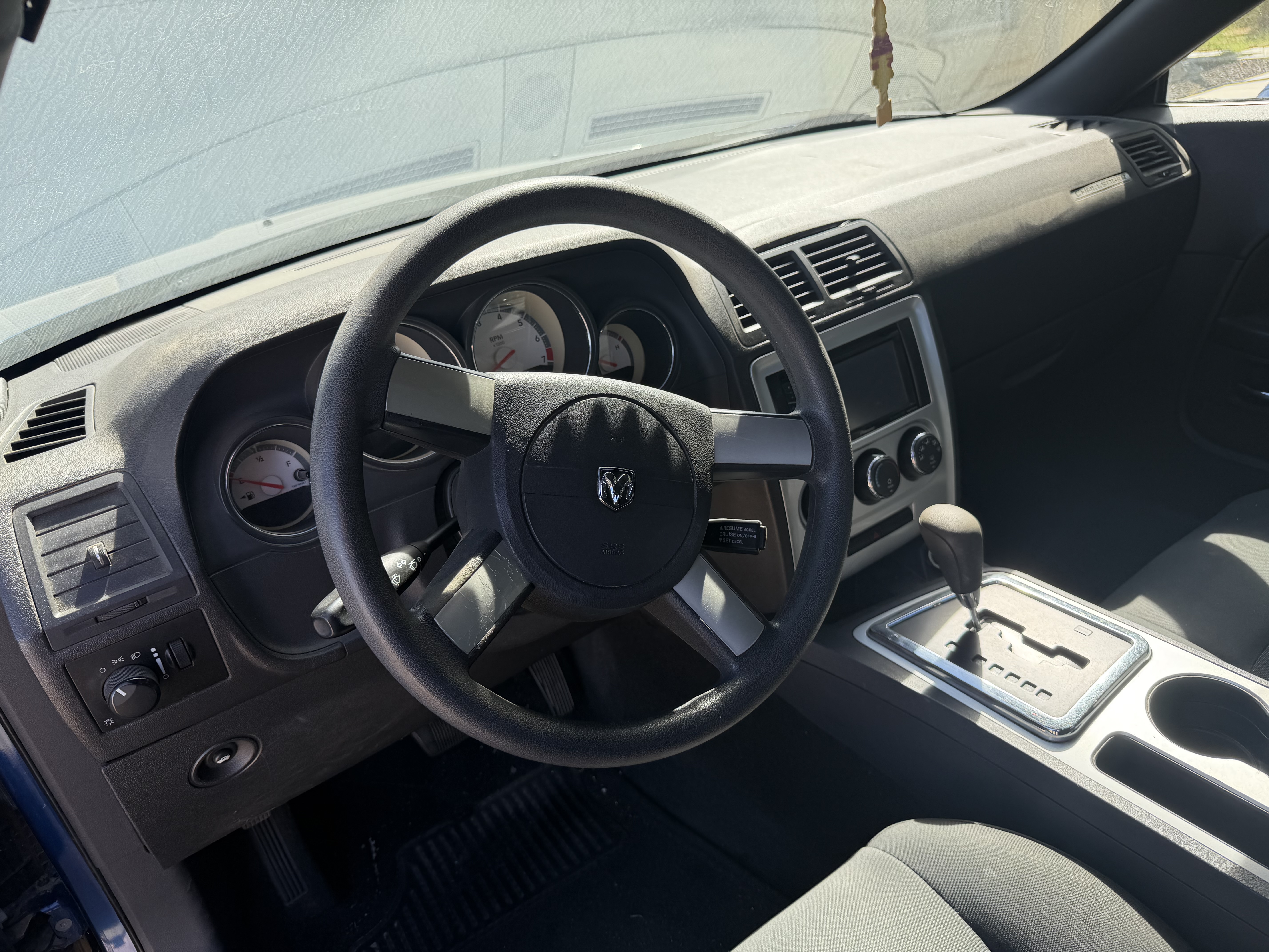 Used 2009 Dodge Challenger SE RWD image 16
