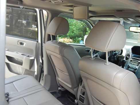 Used 2013 Honda Pilot Touring image 9