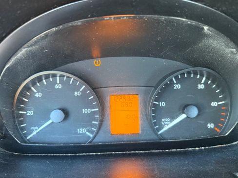 Used 2013 Mercedes-Benz Sprinter 2500 image 12