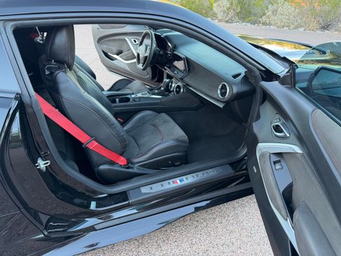 Used 2019 Chevrolet Camaro ZL1 image 16