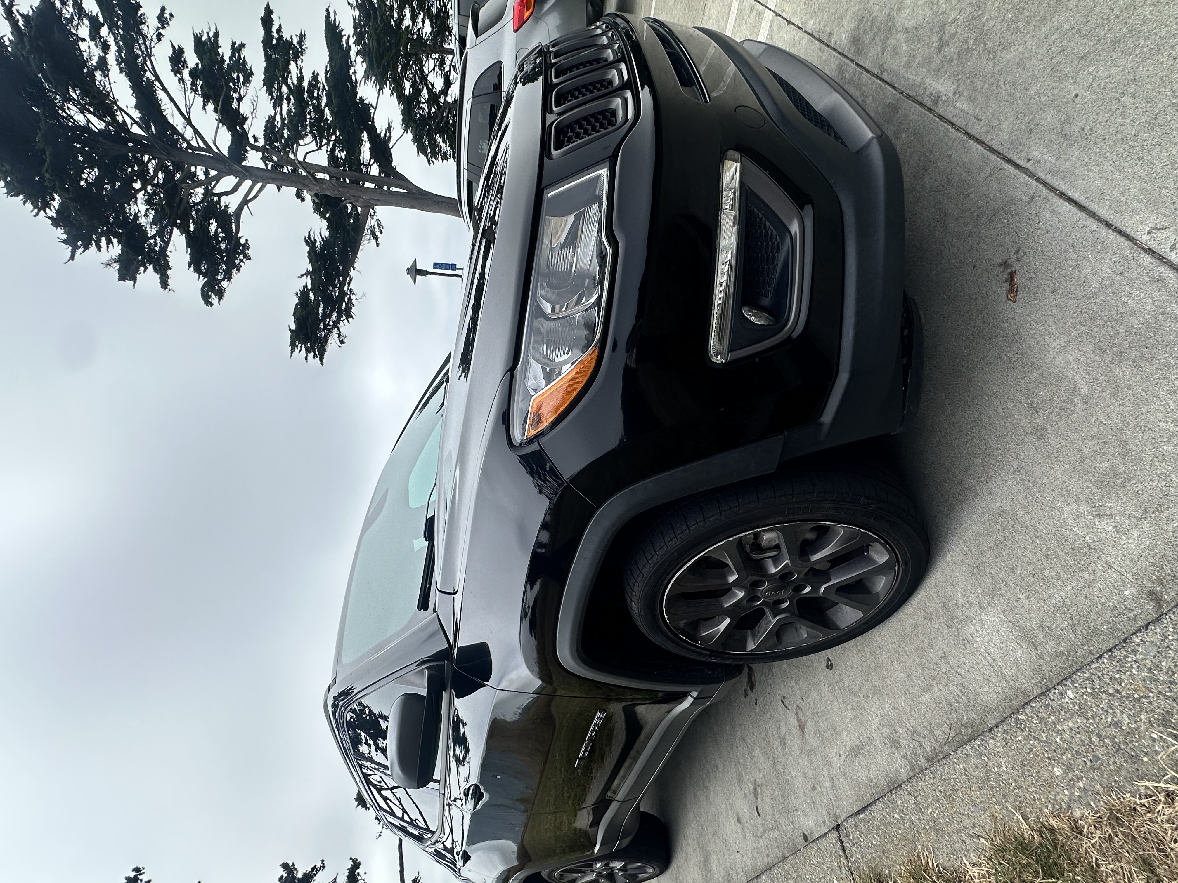 Used 2021 Jeep Compass Latitude FWD image 2