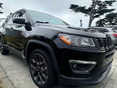 Used 2021 Jeep Compass Latitude FWD image 2