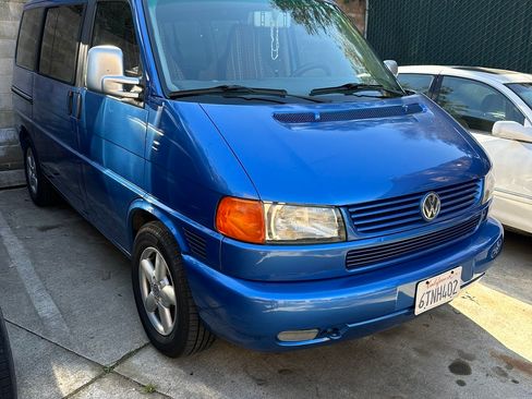 Used 2002 Volkswagen Eurovan MV image 2