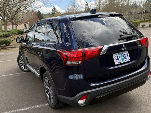 Used 2019 Mitsubishi Outlander SE image 8