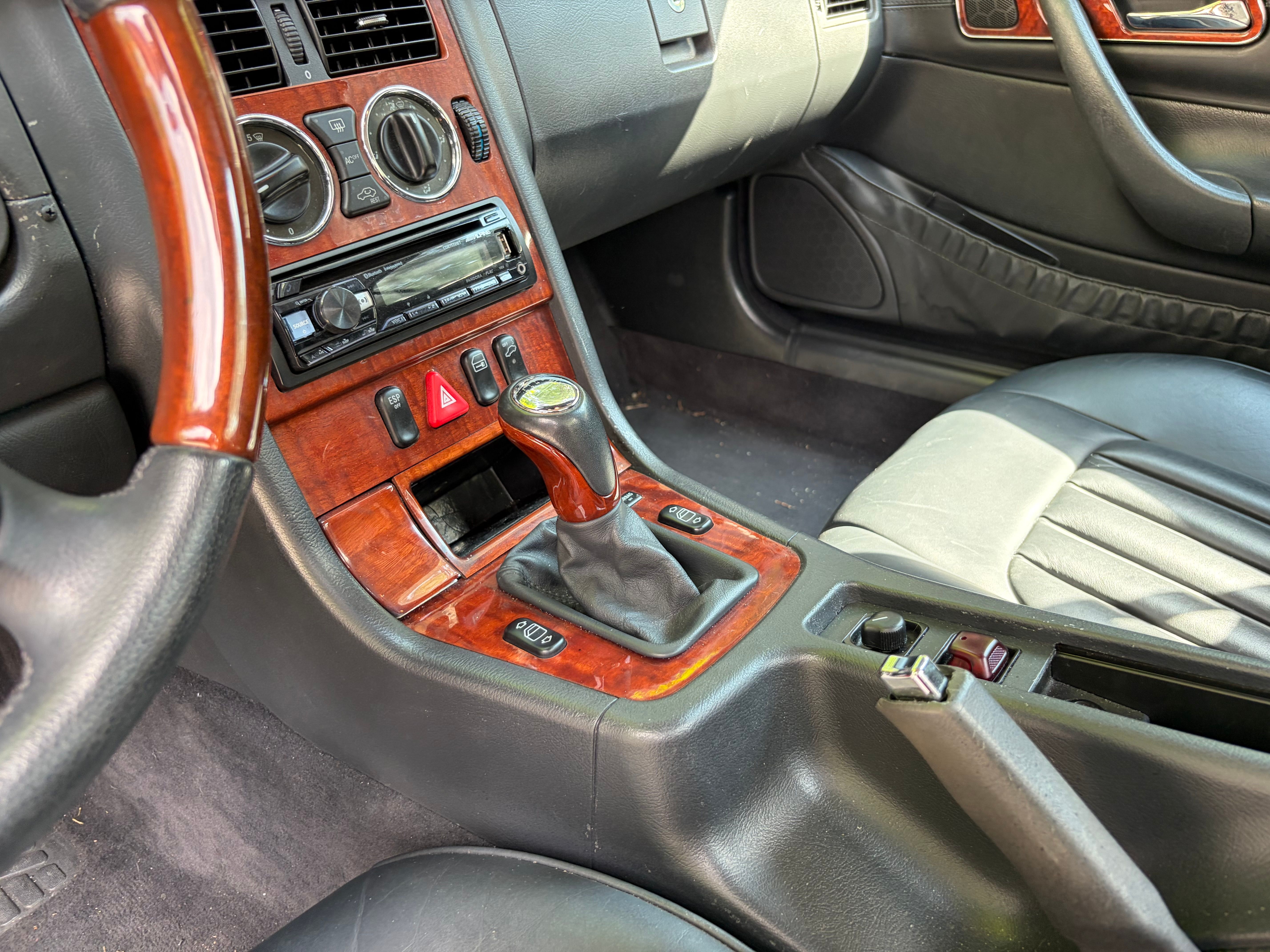 Used 2004 Mercedes-Benz SLK 320 image 18