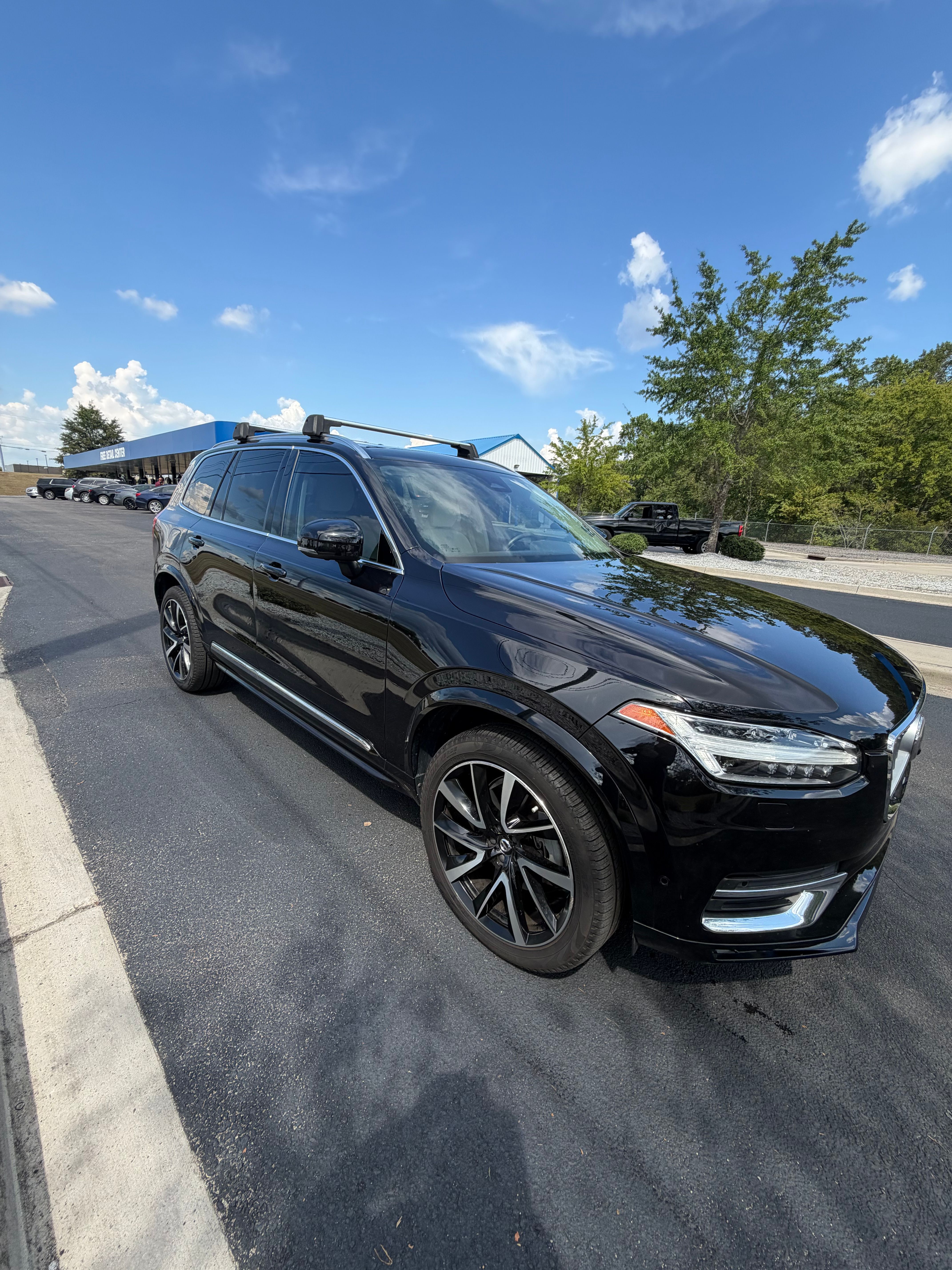 Used 2023 Volvo XC90 B6 Plus w/ Protection Package Premier AWD/4WD image 4