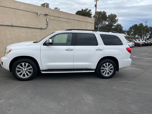 Used 2010 Toyota Sequoia Limited image 1