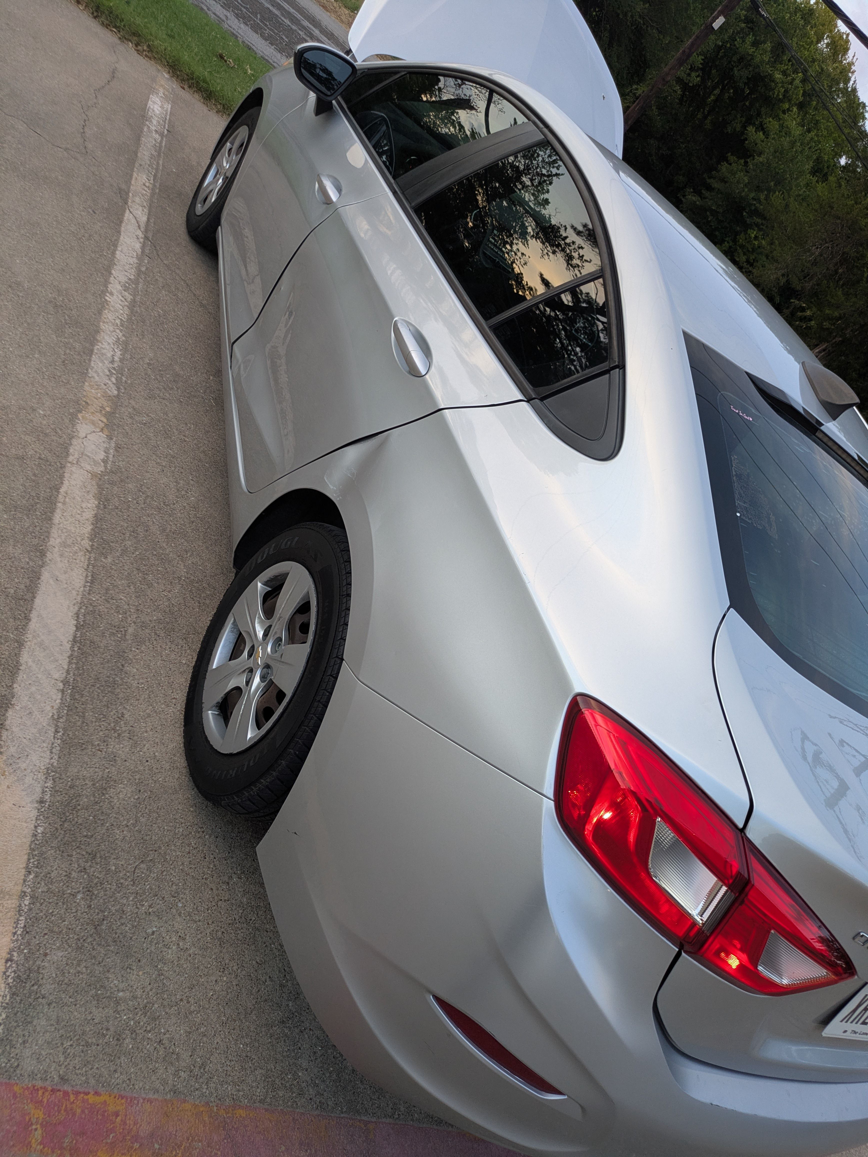 Used 2018 Chevrolet Cruze LS FWD image 5
