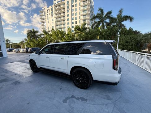Used 2021 Cadillac Escalade ESV Sport Platinum w/ LPO, ONYX Package image 8