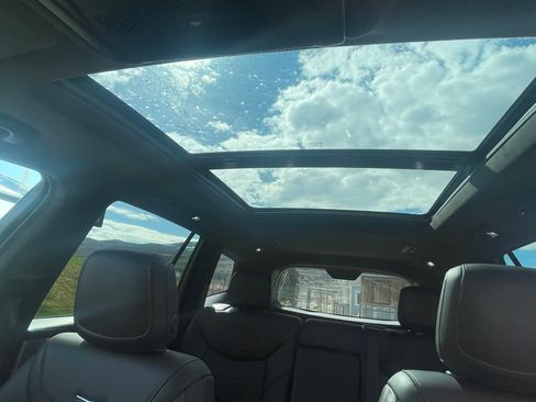 Used 2023 Cadillac XT6 Sport w/ LPO, ONYX Package image 17