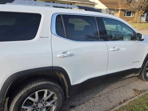 Used 2020 GMC Acadia SLT image 1